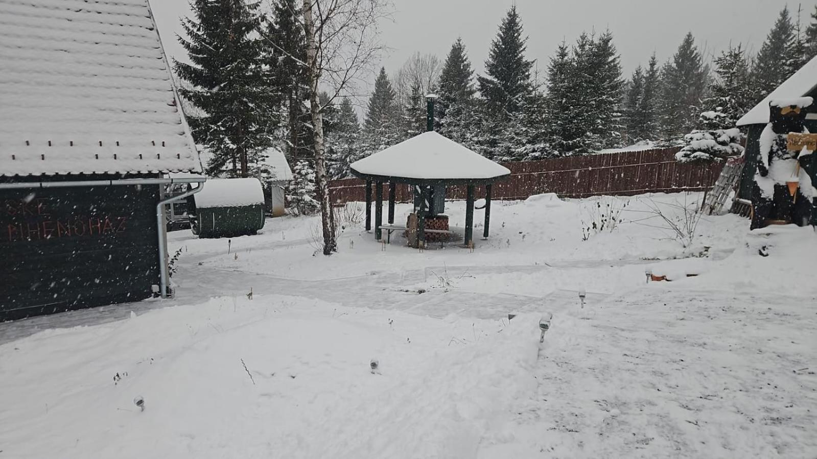 Vila Piricske Pihenohaz Ciceu Exteriér fotografie